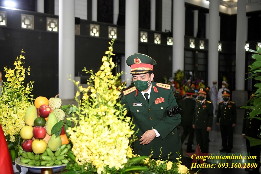 Bộ trưởng BQP Phan Văn Giang viếng tang lễ Đại tướng Phùng Quang Thanh